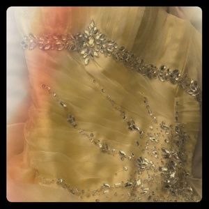 A quincera or sweet sixteen drezz